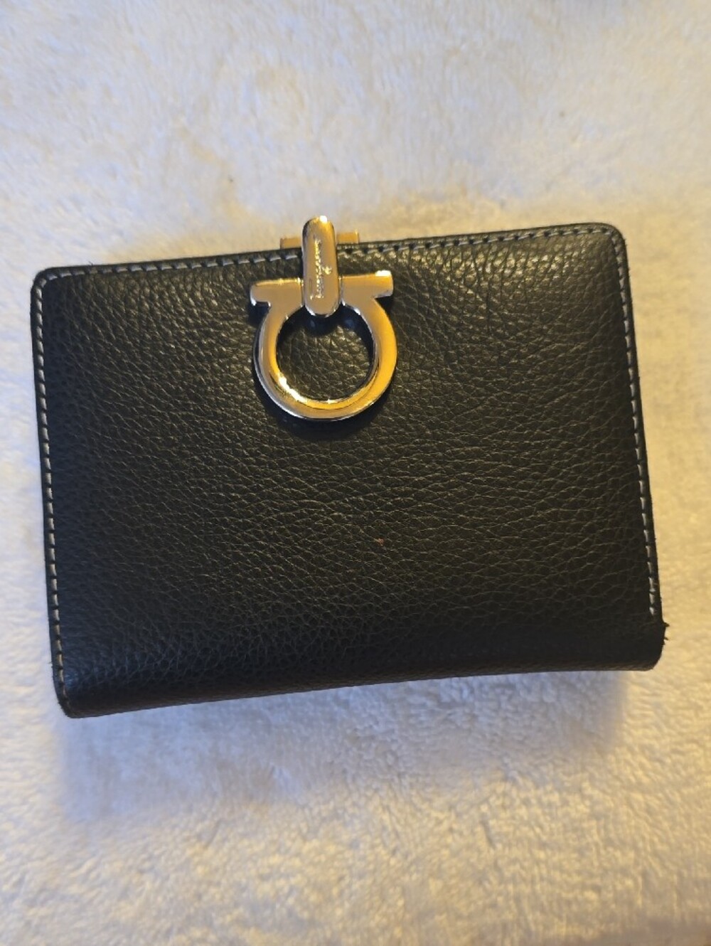Ferragamo Black Leather Women’s Wallet with Silver Hardware - Picture 13 of 13